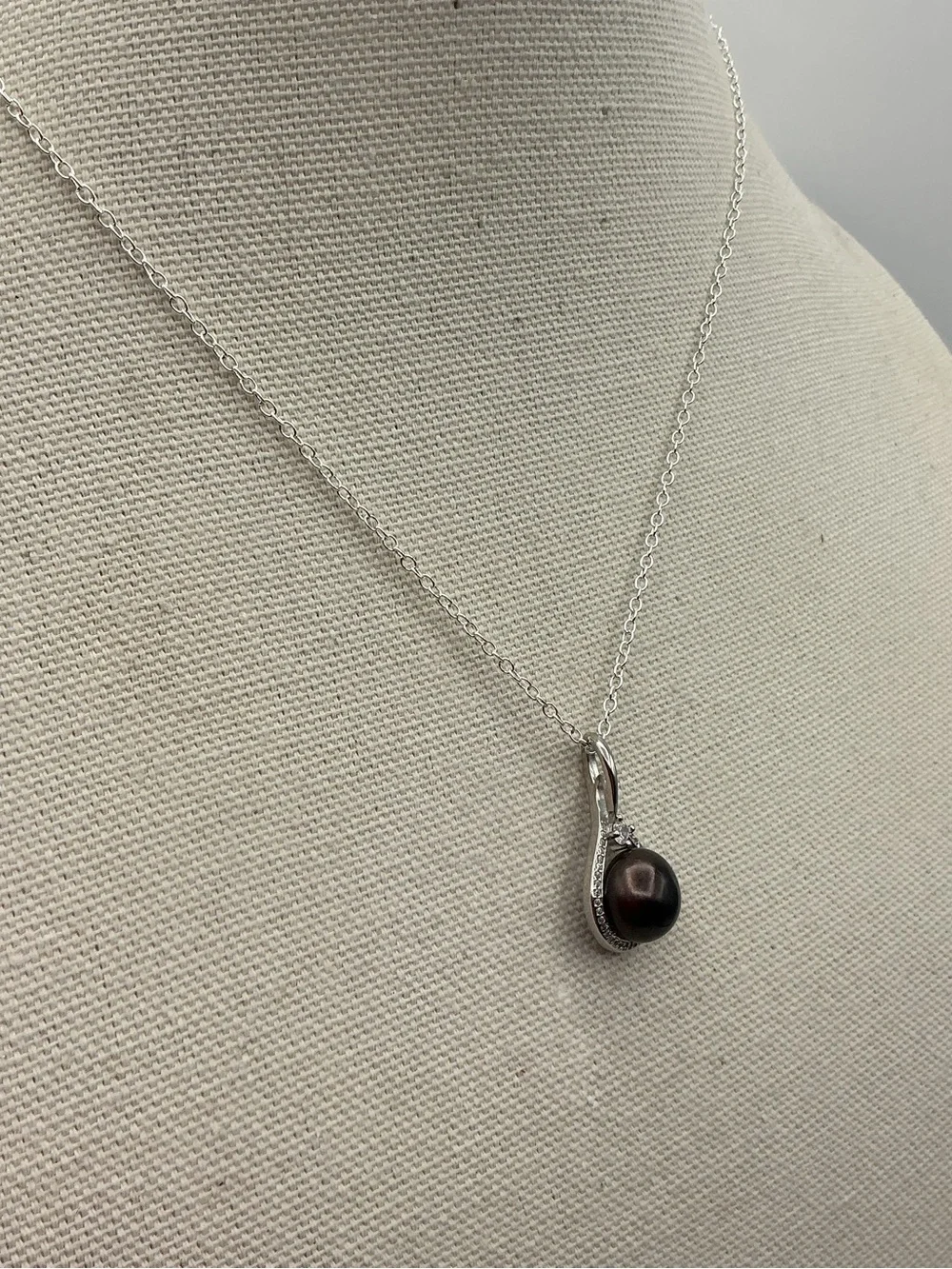 Silver Tone Black Pearl Teardrop Pendant Necklace